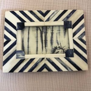Anthropologie blue and white 4x6 frame
